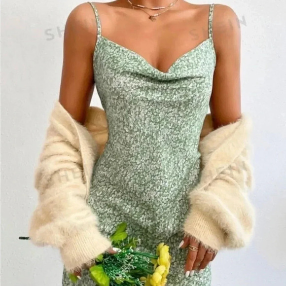 SHEIN Green Women’s Floral Dress Size Medium - Picture 1 of 4